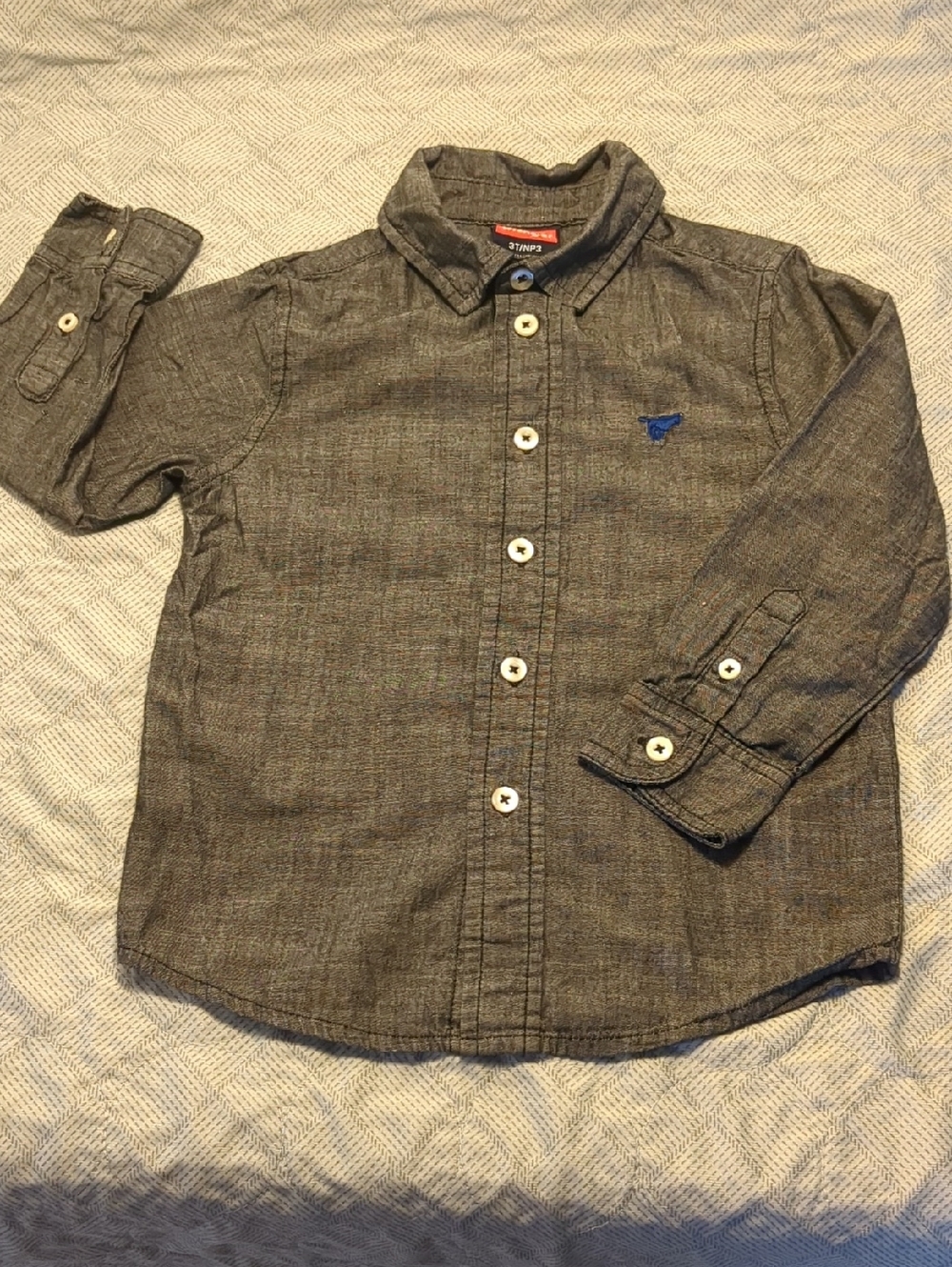 Wrangler Gray Button-Front Shirt with Blue Embroidered Detail